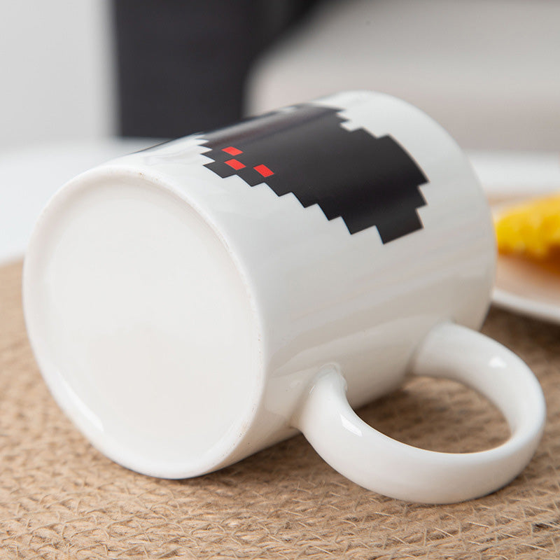 Kreative Keramiktasse mit Farbwechsel